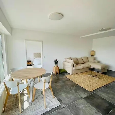 Charming 1 Bedroom Flat With Terrace-67b