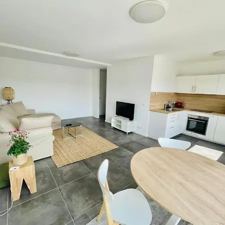 Appartement Charming 1 Bedroom Flat With Terrace-67b Luxembourg