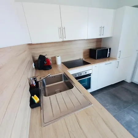 Charming 1 Bedroom Flat With Terrace-67b Appartement *