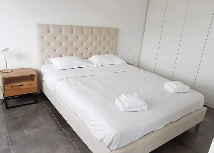 Apartment Charming 1 Bedroom Flat With Terrace-67b *