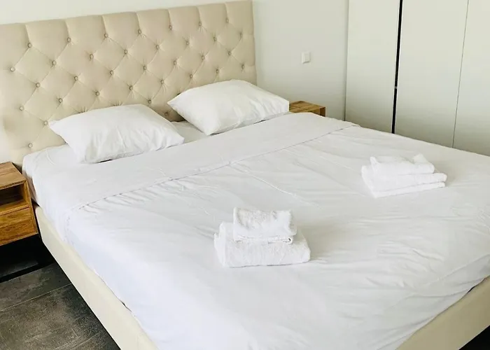 Charming 1 Bedroom Flat With Terrace-67b