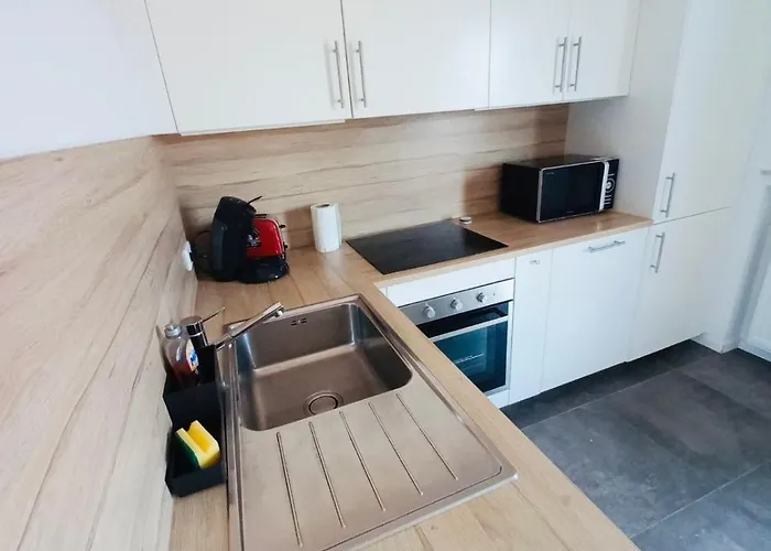 Charming 1 Bedroom Flat With Terrace-67b 아파트 *